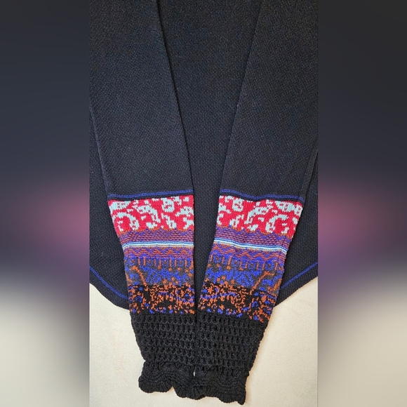 EUC Womens Free people in the mix cuff crochet knit top thermal top Size MED - Picture 2 of 3